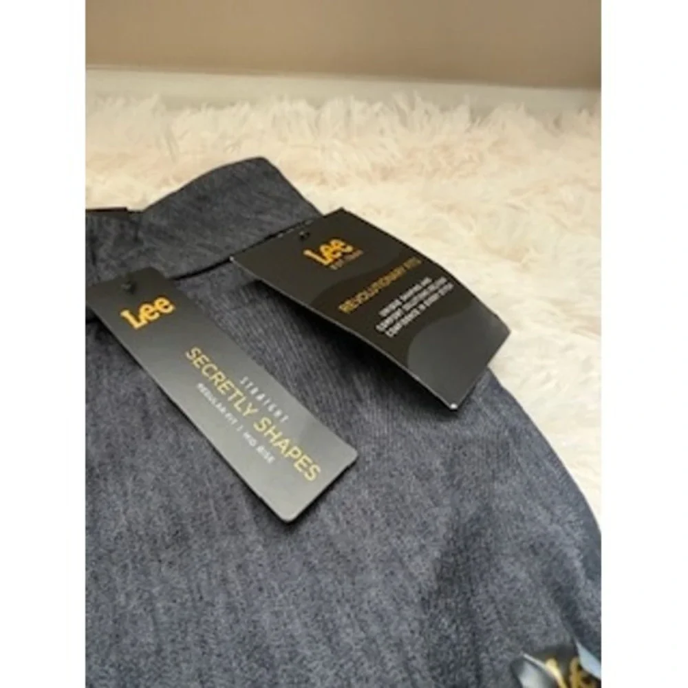 Lee Secretly Shapes Straight Leg Mid Rise Women Jeans Size 8 Long Dark Wash - Picture 3 of 6